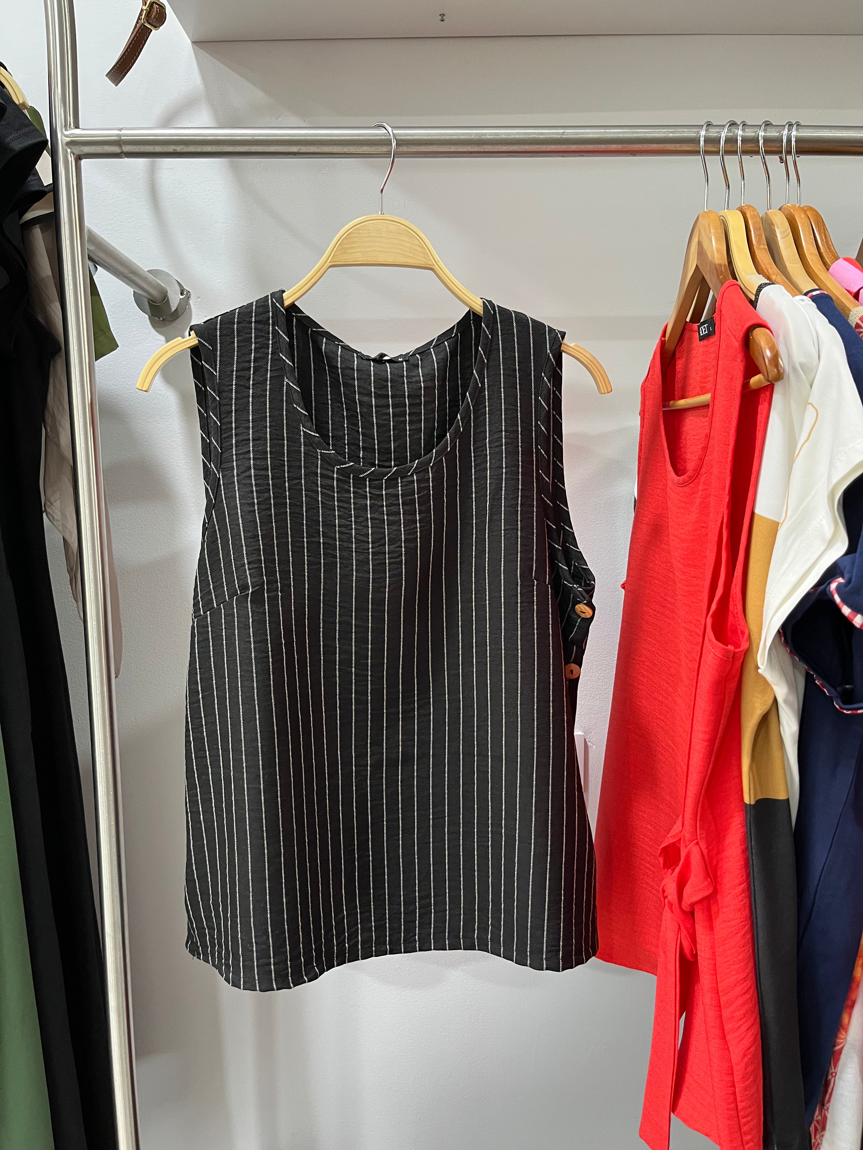 Blusa de tirantes Negra rayas
